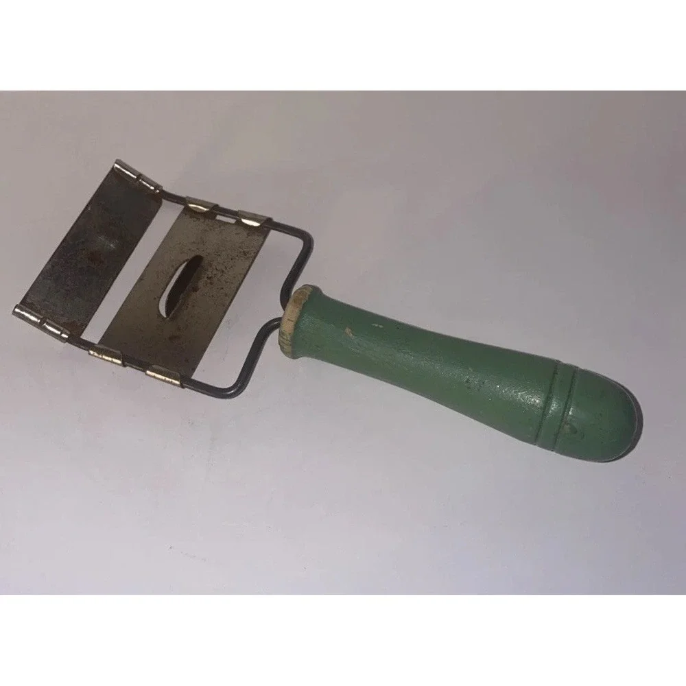 VINTAGE GREEN WOODEN HANDLE CHEESE SLICER